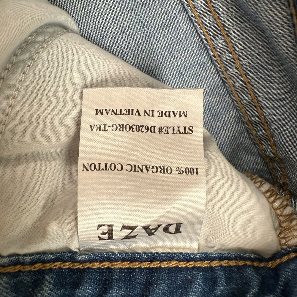 Daze Distressed Straight Leg Jeans - Picture 8 of 8